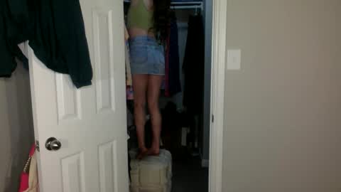 Amber 3 online show from November 11, 2025, 11:43 am