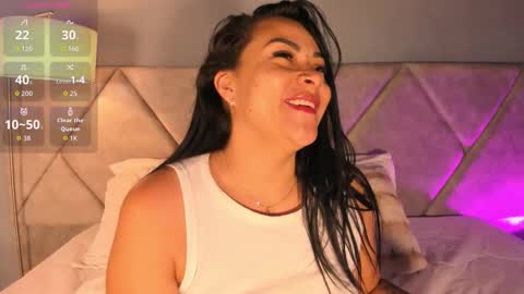 Snapshot of ambercollinns chatting on November 26, 2025, 10:49 am Amber Collins online show from November 26, 2025, 10:49 am