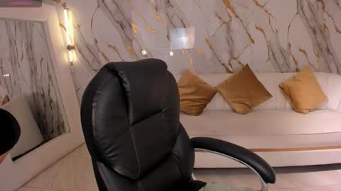  Amber   online show from October 25, 2025, 7:08 pm