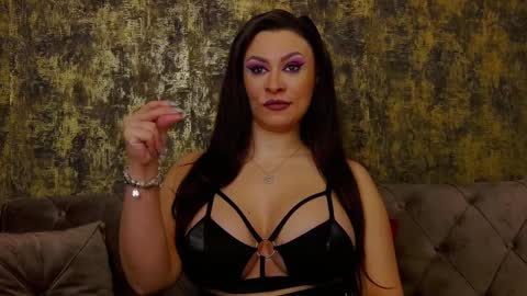 Snapshot of ambercrost chatting on January 17, 2025, 6:15 am Goddess Amber online show from January 17, 2025, 6:15 am