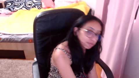 Snapshot of amberfox735 chatting on November 25, 2025, 7:52 am amberfox735 online show from November 25, 2025, 7:52 am