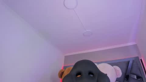 Amber  online show from September 17, 2025, 11:56 am