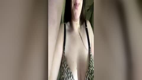 amberkni online show from June 22, 2026, 7:38 am