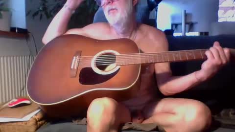 Amberr11 online show from September 25, 2025, 1:37 pm