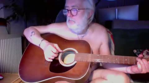 Amberr11 online show from February 10, 2026, 11:42 pm