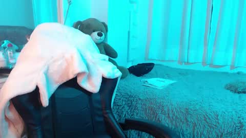 Snapshot of ambersmith98_ chatting on February 15, 2025, 11:25 pm Amber online show from February 15, 2025, 11:25 pm
