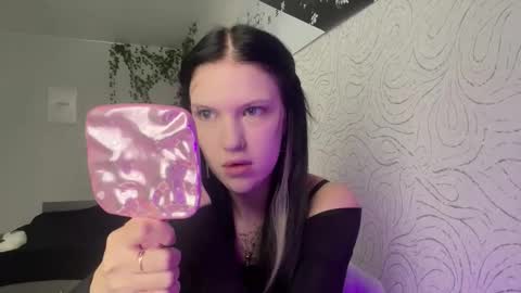 Snapshot of ameeludkowski chatting on November 15, 2025, 10:45 am Alica online show from November 15, 2025, 10:45 am