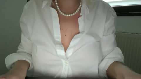 Beatrice online show from November 30, 2025, 7:01 am