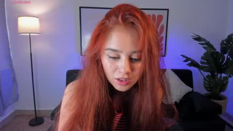 Snapshot of amelia_saenz_ chatting on May 7, 2026, 8:25 pm Amelia online show from May 7, 2026, 8:25 pm