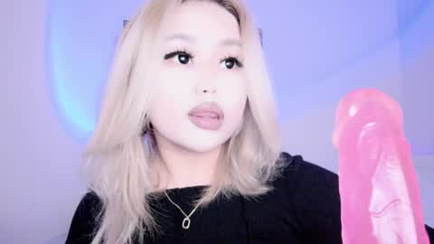 Snapshot of amelia_sunlight chatting on December 4, 2024, 5:05 am Amelia online show from December 4, 2024, 5:05 am