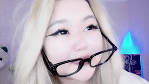 Snapshot of amelia_sunlight chatting on December 13, 2024, 3:38 am Amelia online show from December 13, 2024, 3:38 am