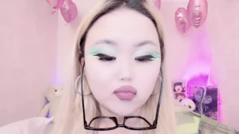 Snapshot of amelia_sunlight chatting on February 17, 2025, 12:21 am Amelia online show from February 17, 2025, 12:21 am