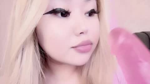 Snapshot of amelia_sunlight chatting on February 25, 2025, 12:47 am Amelia online show from February 25, 2025, 12:47 am