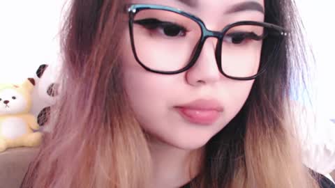 Snapshot of amelia_sunlight chatting on May 7, 2026, 9:42 pm Amelia online show from May 7, 2026, 9:42 pm