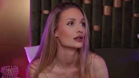 Amelia online show from March 16, 2026, 7:07 pm