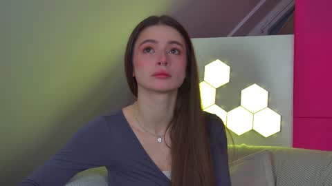 Amelia online show from April 3, 2026, 6:28 pm