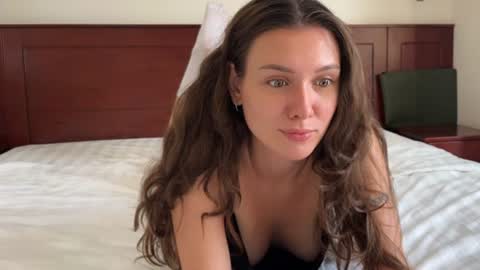 Snapshot of ameliahenderson chatting on June 18, 2026, 11:20 pm Ameli online show from June 18, 2026, 11:20 pm