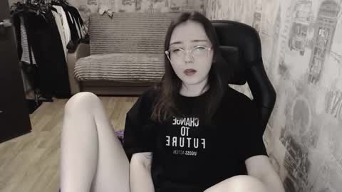 Snapshot of ameliakamishiro chatting on February 13, 2025, 8:03 pm Amelia online show from February 13, 2025, 8:03 pm