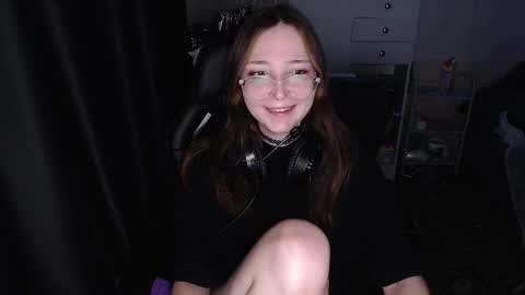 Snapshot of ameliakamishiro chatting on December 20, 2025, 4:47 pm Amelia online show from December 20, 2025, 4:47 pm