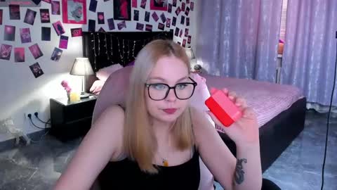 Amelia online show from April 14, 2026, 11:27 am