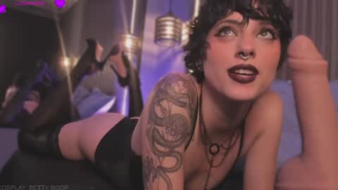 Amelianaughty  online show from April 17, 2026, 7:50 pm