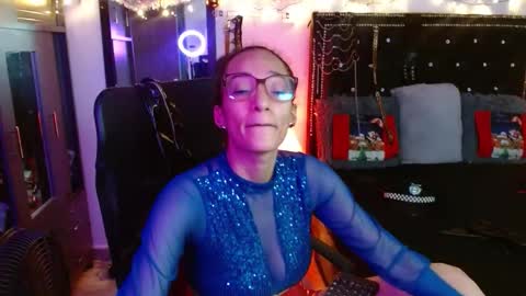 amelie__martinez online show from December 18, 2025, 10:38 pm