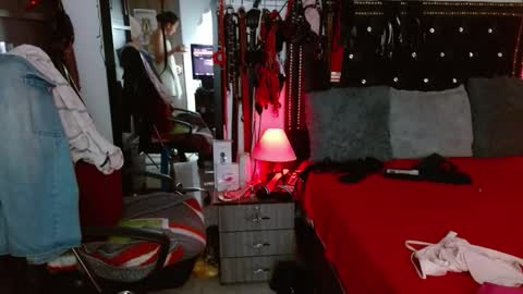 amelie__martinez online show from February 27, 2026, 10:26 am