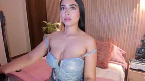 Amelie online show from March 12, 2026, 2:07 am