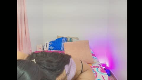 Amelie  online show from February 15, 2026, 10:25 am