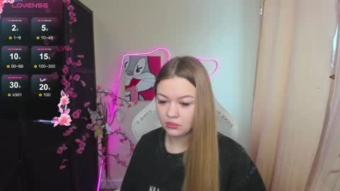 Snapshot of ameliepeach chatting on April 7, 2026, 1:28 am Amelie online show from April 7, 2026, 1:28 am