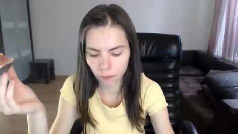 Snapshot of ameliereve chatting on September 12, 2025, 11:54 am Amelie online show from September 12, 2025, 11:54 am