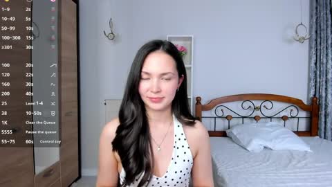 Aylin  online show from April 17, 2026, 5:27 pm