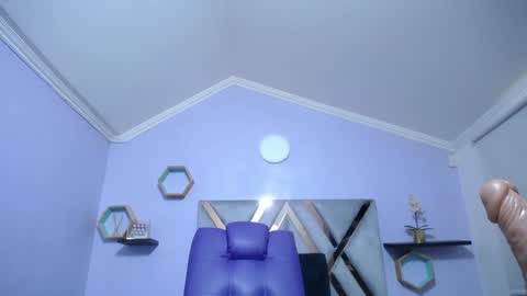 Amell Thomson online show from December 27, 2024, 2:22 pm