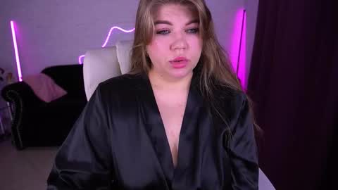 Alina online show from November 17, 2025, 2:01 pm