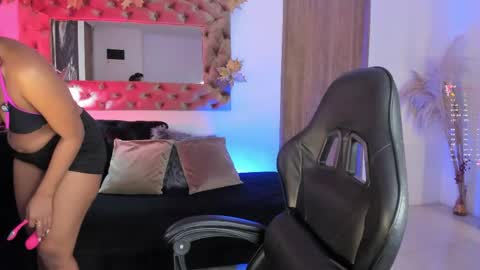          online show from June 4, 2026, 12:22 pm