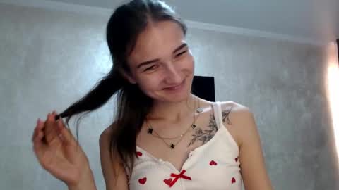 Julia  online show from December 4, 2025, 8:45 am