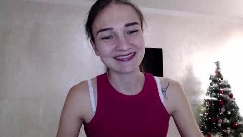 Julia  online show from December 18, 2025, 9:26 am