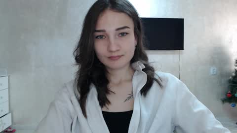 Julia  online show from January 12, 2026, 7:24 am