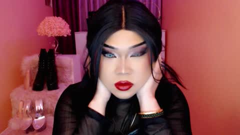 Queen Mireska online show from September 27, 2025, 1:49 pm