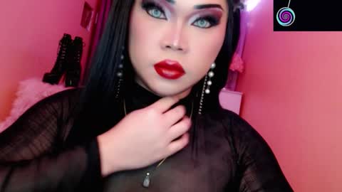 Queen Mireska online show from November 27, 2025, 3:47 pm