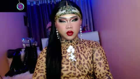 Queen Mireska online show from July 28, 2026, 7:39 pm