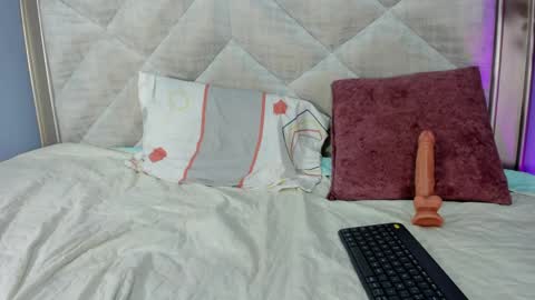 Call me Amy  online show from April 4, 2026, 3:53 pm