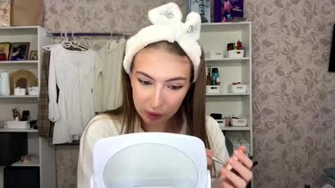 Kate online show from March 5, 2026, 4:30 am