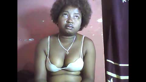 amielle_01 online show from April 25, 2026, 9:12 am