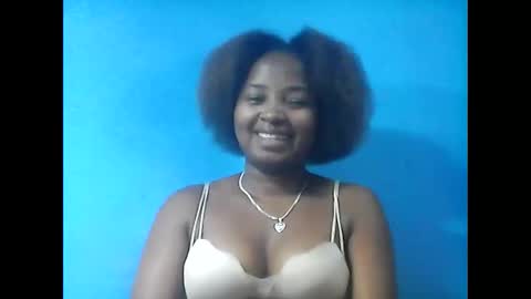 amielle_01 online show from May 18, 2026, 9:31 pm