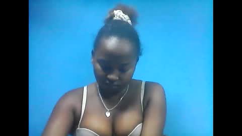 amielle_01 online show from May 22, 2026, 9:09 pm