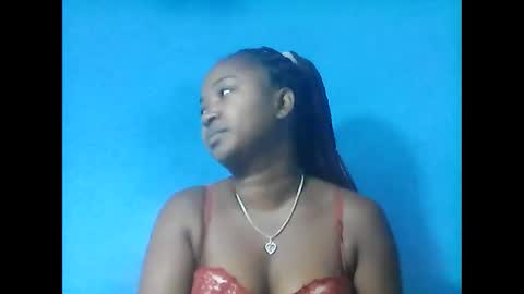 amielle_01 online show from May 28, 2026, 2:42 am