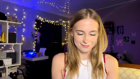 Amily online show from April 18, 2026, 7:07 pm