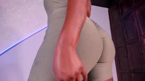  AMIRAH  online show from November 28, 2025, 11:29 pm