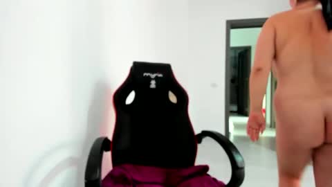 Amiraisa online show from January 14, 2025, 8:52 am